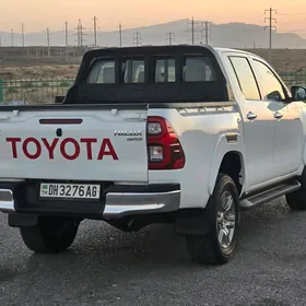 Toyota Hilux 2021