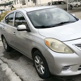 Nissan Versa 2014