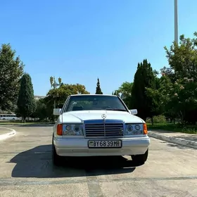 Mercedes-Benz E320 1989
