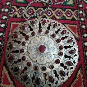 Gadymy kümüş Gülýaka