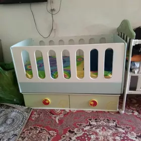 Кровать