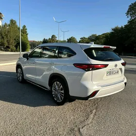 Toyota Highlander 2021