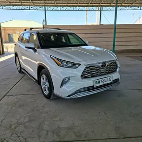 Toyota Highlander 2020