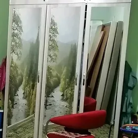 Шкаф