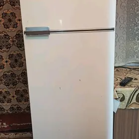холодильник Бирюса
