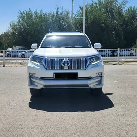 Toyota Land Cruiser Prado 2023