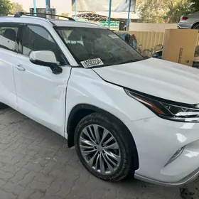 Toyota Highlander 2022