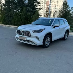 Toyota Highlander 2021