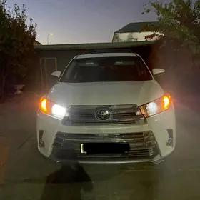 Toyota Highlander 2018