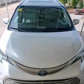 Toyota Sienna 2022