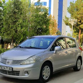 Nissan Versa 2011