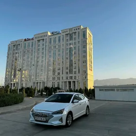 Hyundai Elantra 2019