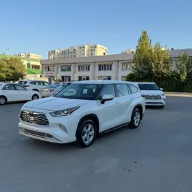 Toyota Highlander 2021