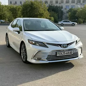 Toyota Camry 2022