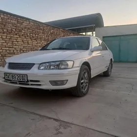 Toyota Camry 2001