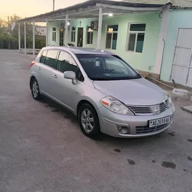 Nissan Versa 2010