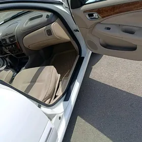 Nissan Sunny 2004