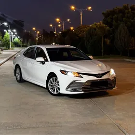 Toyota Camry 2021