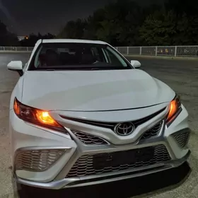 Toyota Camry 2020
