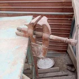 тиски