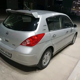 Nissan Versa 2012