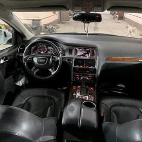 Audi Q7 2012