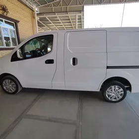 Nissan NV200 2021