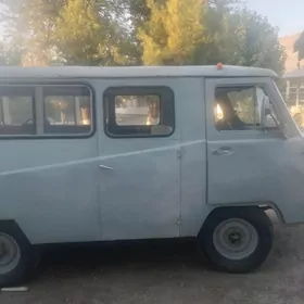 UAZ 452 1980