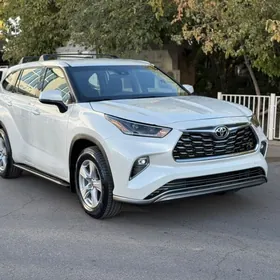 Toyota Highlander 2021