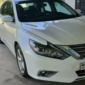 Nissan Altima 2018