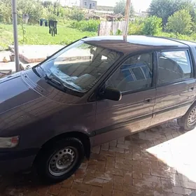 Mitsubishi Chariot 1993