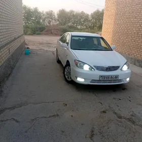 Toyota Camry 2004