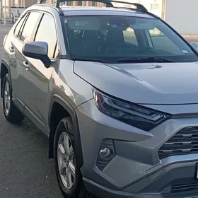 Toyota RAV4 2021