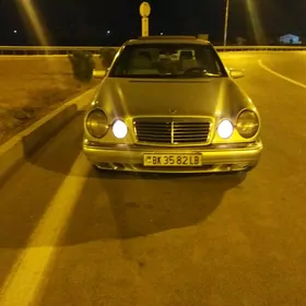 Mercedes-Benz E320 1998