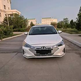 Hyundai Elantra 2020