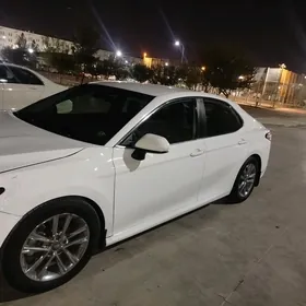 Toyota Camry 2020