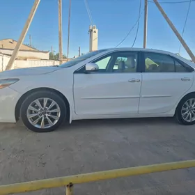 Toyota Camry 2016