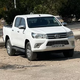 Toyota Hilux 2016