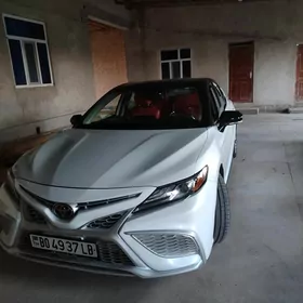 Toyota Camry 2021