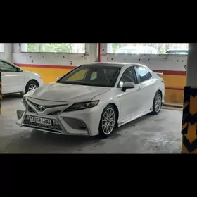 Toyota Camry 2020