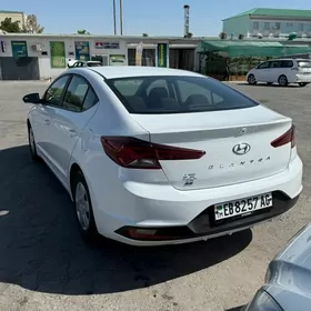 Hyundai Elantra 2020