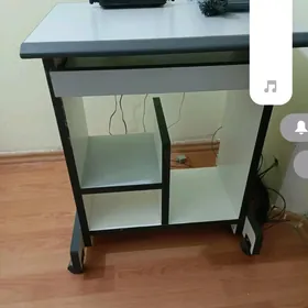Компьютерный стол