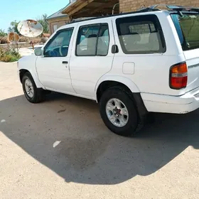 Nissan Pathfinder 1995