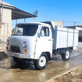 UAZ 469 1999