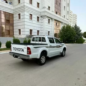 Toyota Hilux 2011