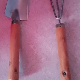 лопатка и грабли