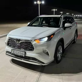Toyota Highlander 2021