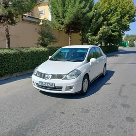 Nissan Versa 2010