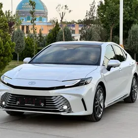 Toyota Camry 2025