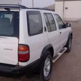 Nissan Pathfinder 1997
